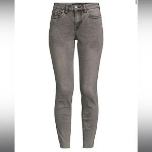 NWT Jennie mid rise super skinny jeans True Religion